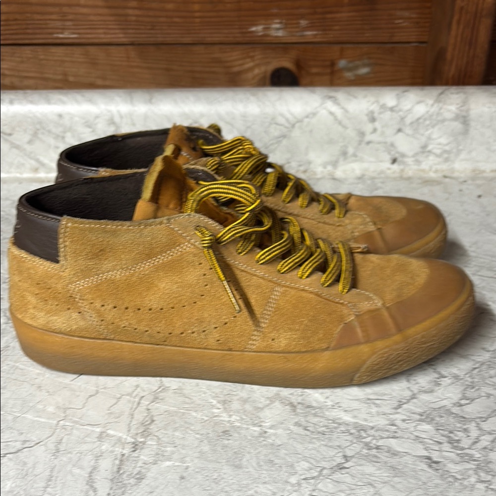 Men's Nike SB blazer chukka  Tan Suede Sneakers